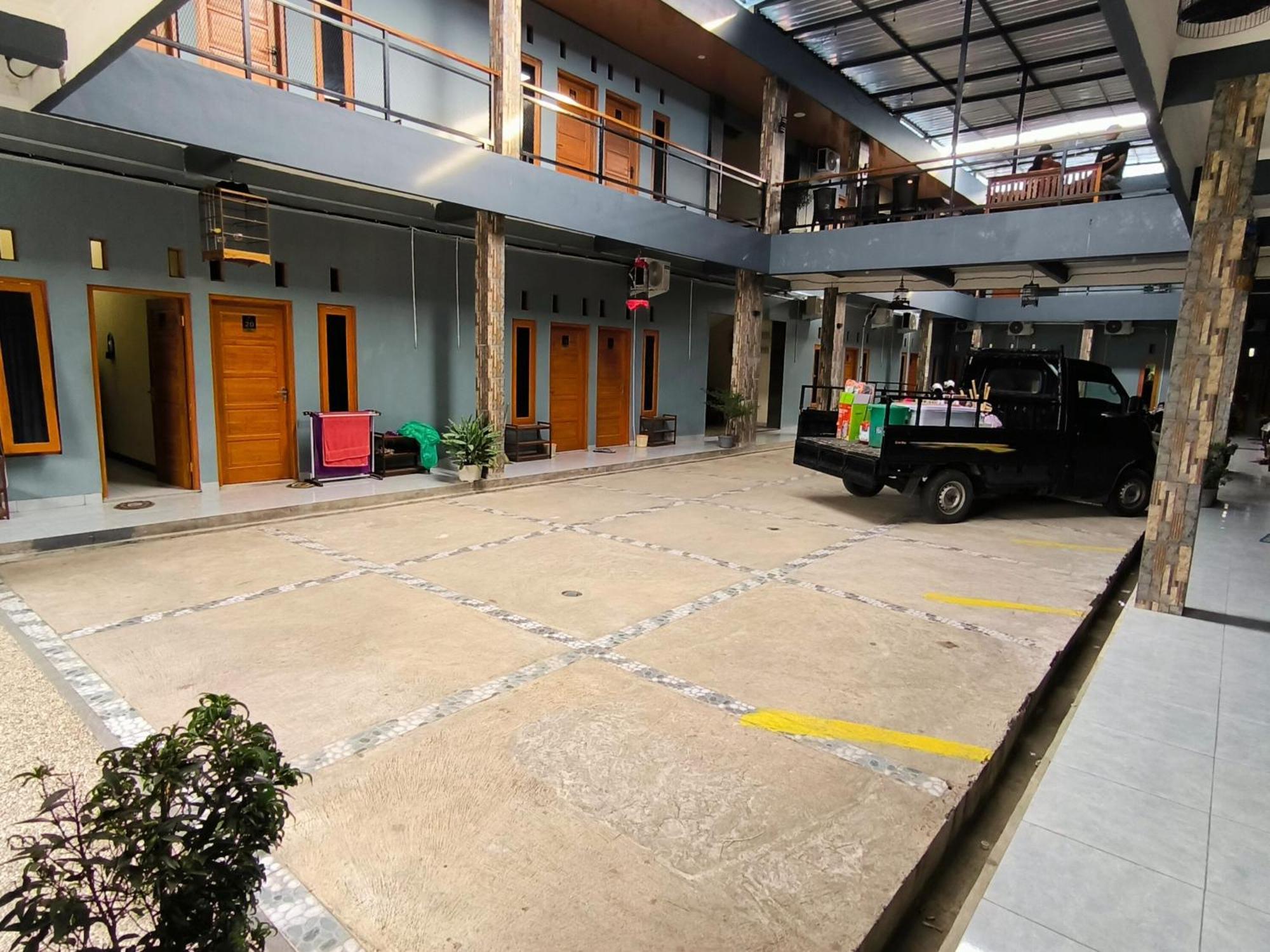 Nn Guesthouse Solo Exterior foto